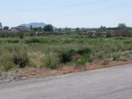 Commercial Grundstück 2500 M2 Grundstück Zum Verkauf Schnäppchen Zum Verkauf In Fethiye Aus Die Hauptstraße Zu Null