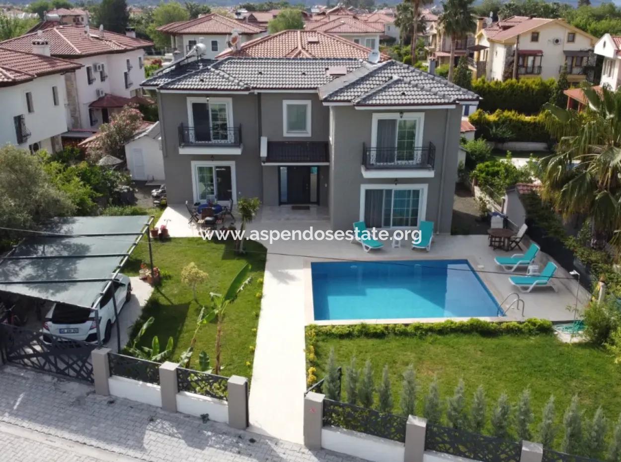 Villa For Sale In 514M2 Land In Dalyan Gülpinar