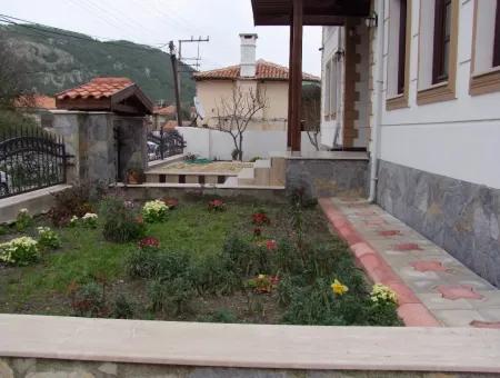 Ulada Satılık Lüks Villa Ulada 1078M2 Arsa İçinde Özel Yapılmış Satılık 4+1 Villa