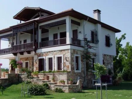 Dalyan Satılık Malikane Dalyan 12,338M2 Arsa İçinde Satılık Lüks Villa