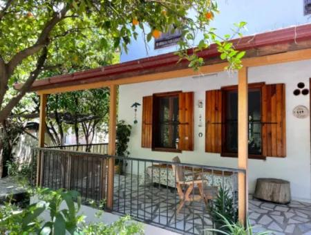 Dalyan Merkezde 5+1 Satılık Villa